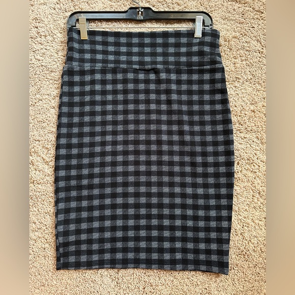 LuLaRoe Black and Gray Checkered Pencil Skirt size small - Picture 1 of 3